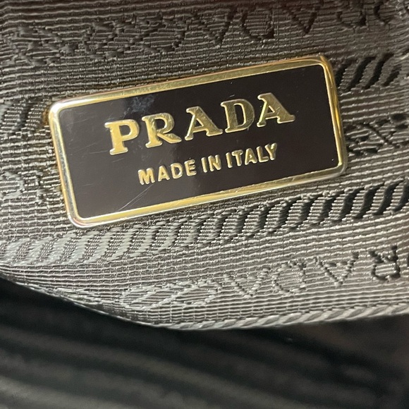 Prada rare Quilted Tessuto
Tote. Chocolate Brown with COA - Picture 9 of 17